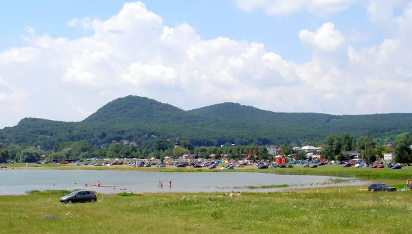Kúpanie na Zemplínskej šírave: kvalita vody, sinice a najlepšie pláže 2026